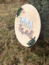 Load image into Gallery viewer, Round Nursery Sign with Leaf Motif - Elegant Baby Room Decor